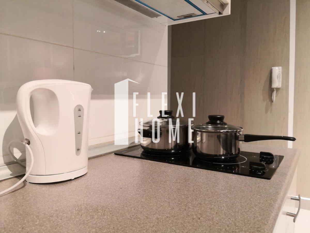 Netflix-Designed Studio Home At Cybersquare, Cyberjaya By Flexihome-My Екстериор снимка
